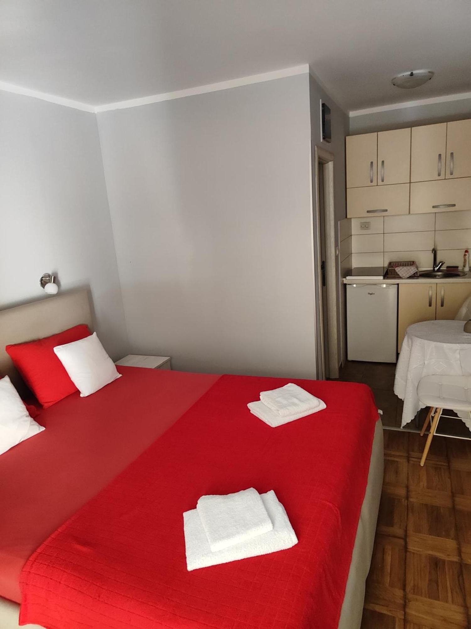 Apartmani Radovic 2 บุดวา ภายนอก รูปภาพ